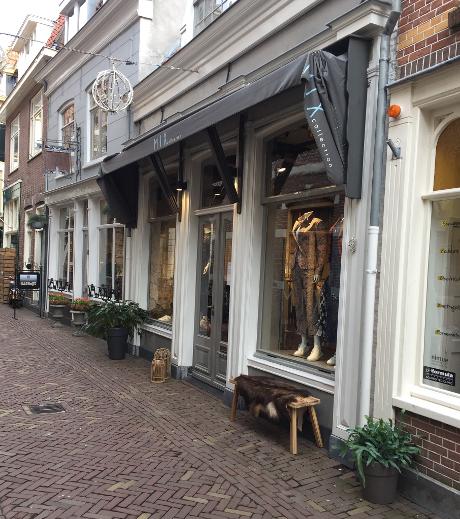 Alkmaar atmospheric nicest shops lunchrooms hotspots center